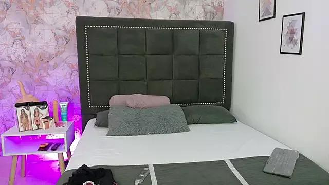 Freechat RavenGloomy on StripChat