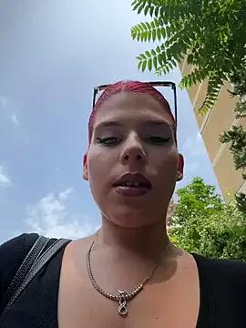 RiriRoseey on StripChat 