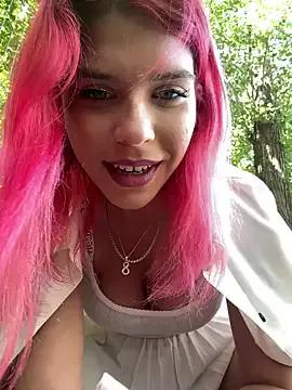 RiriRoseey on StripChat 