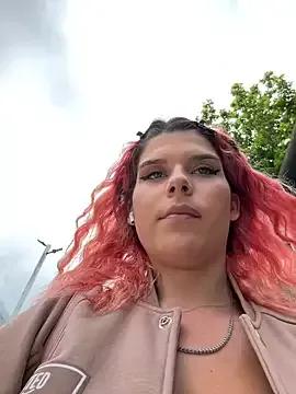 RiriRoseey on StripChat 