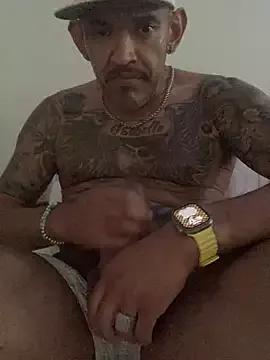 RoodoggXL on StripChat