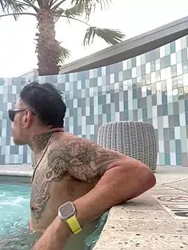 RoodoggXL on StripChat