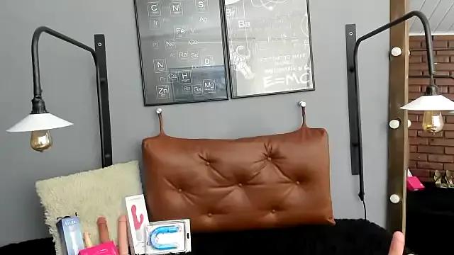 Freechat Samantha_mature56 on StripChat