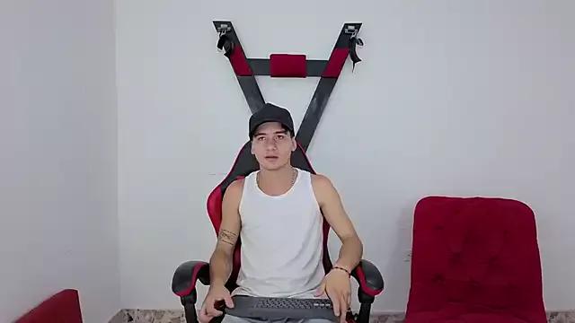 Santiago_LatinBoy on StripChat 