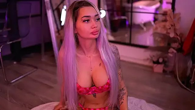 SashaFerrera on StripChat 