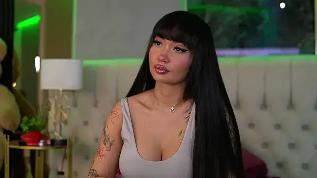 SashaFerrera on StripChat 