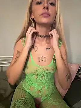 saskiapierce on StripChat 