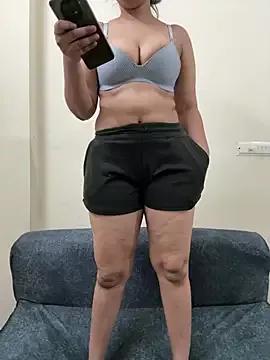 sassygirl4141 on StripChat 