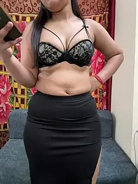 sassygirl4141 on StripChat 