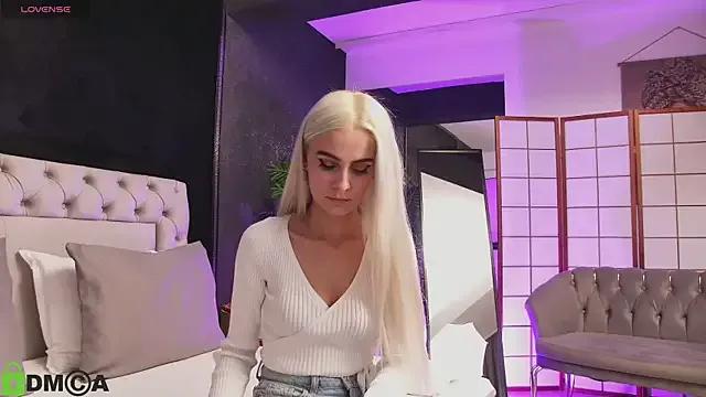 StripChat SelenaDaze is Freechat SelenaDaze — Hot oil show :fire: