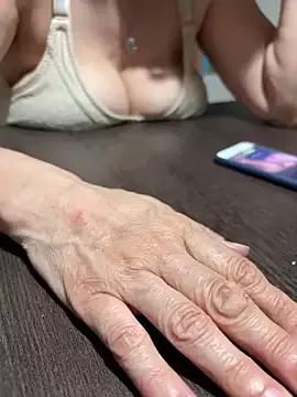 sexy_tettona on StripChat