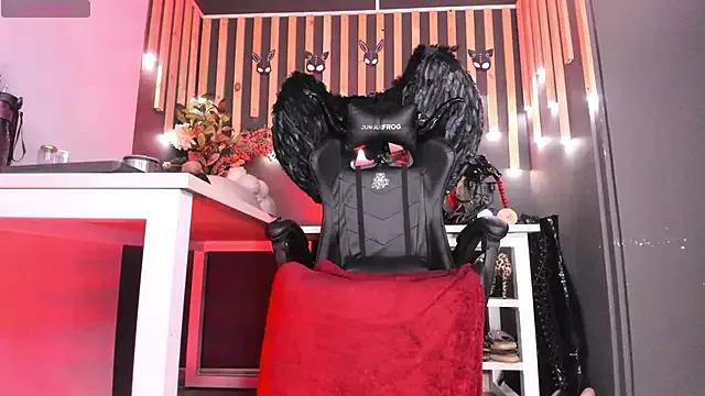 Freechat shaaroon_gold on StripChat