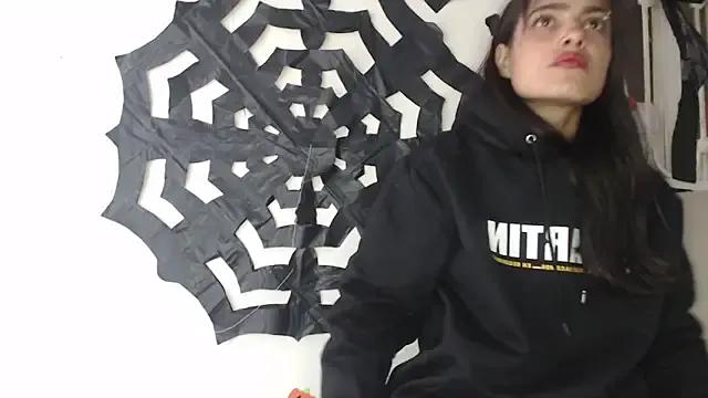 skinny_sweet2411 — show pussy