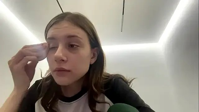 SofiaBlumer — Show bare back