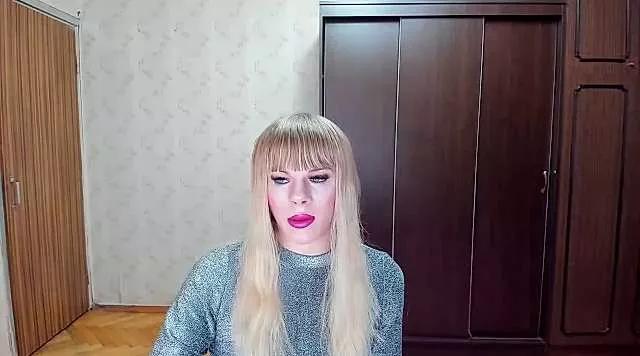 Stesnyashka123 on StripChat 