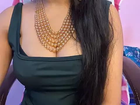 Suvi-5 on StripChat 