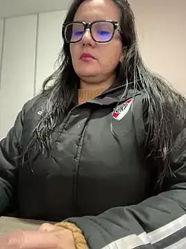 SWEETLILY18 on StripChat