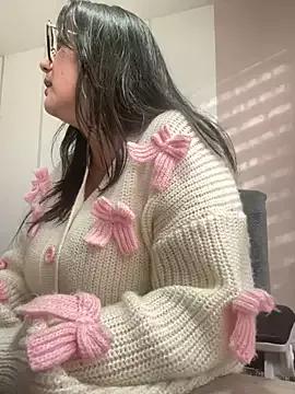 SWEETLILY18 on StripChat