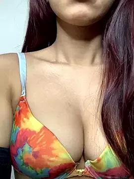 Sweety_008 on StripChat