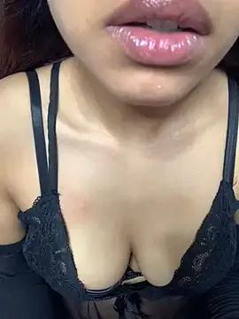 Sweety_008 on StripChat