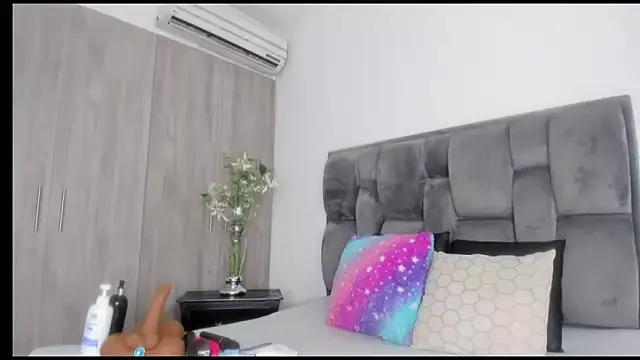 tanyyaa on StripChat