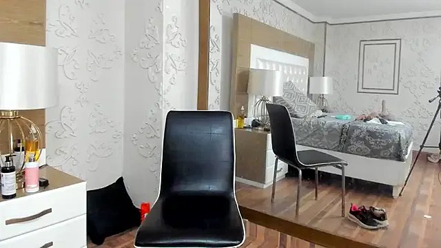 TaraaHot — suck dildo in pov