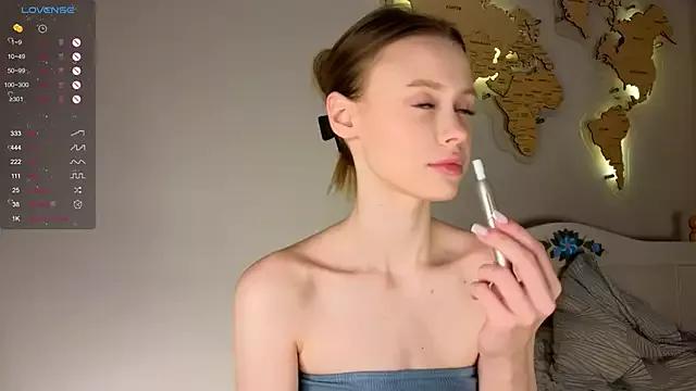 TaraSims on StripChat 