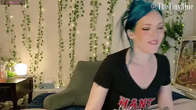 thetinyblue on StripChat
