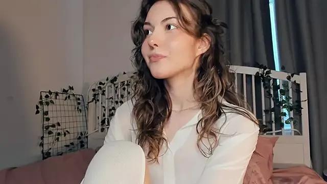 TonitaMonka on StripChat 
