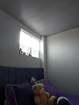 valery_mora on StripChat