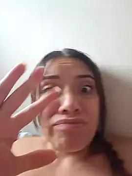 valery_mora on StripChat