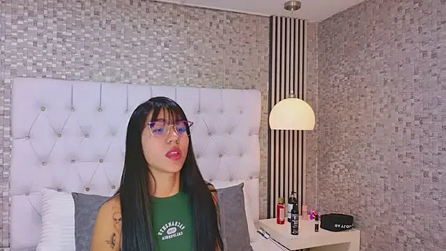 VioletSweetts &mdash; Freechat, 23 years old, 6 viewers