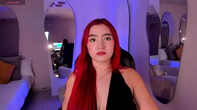 ViolettCastel on StripChat 
