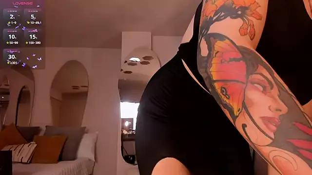 ViolettCastel on StripChat 