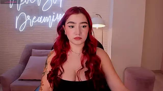 ViolettCastel on StripChat 