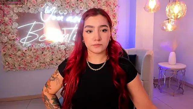ViolettCastel on StripChat 