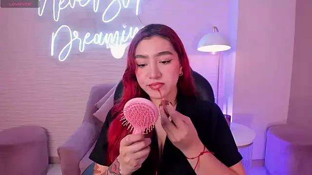 ViolettCastel on StripChat 