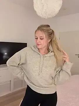 xlinababe on StripChat