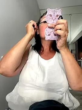 StripChat XLindaMilfX is Freechat XLindaMilfX — Lets make it rain ! 222 111 333 555