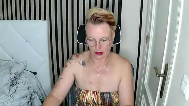 xxNoeliaxx on StripChat 