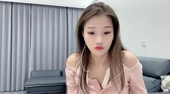 yuyu_77 on StripChat 