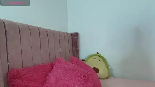 zaraquiinn on StripChat 