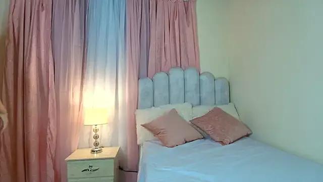 zaraquiinn on StripChat 