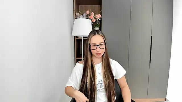 ZitaCring on StripChat